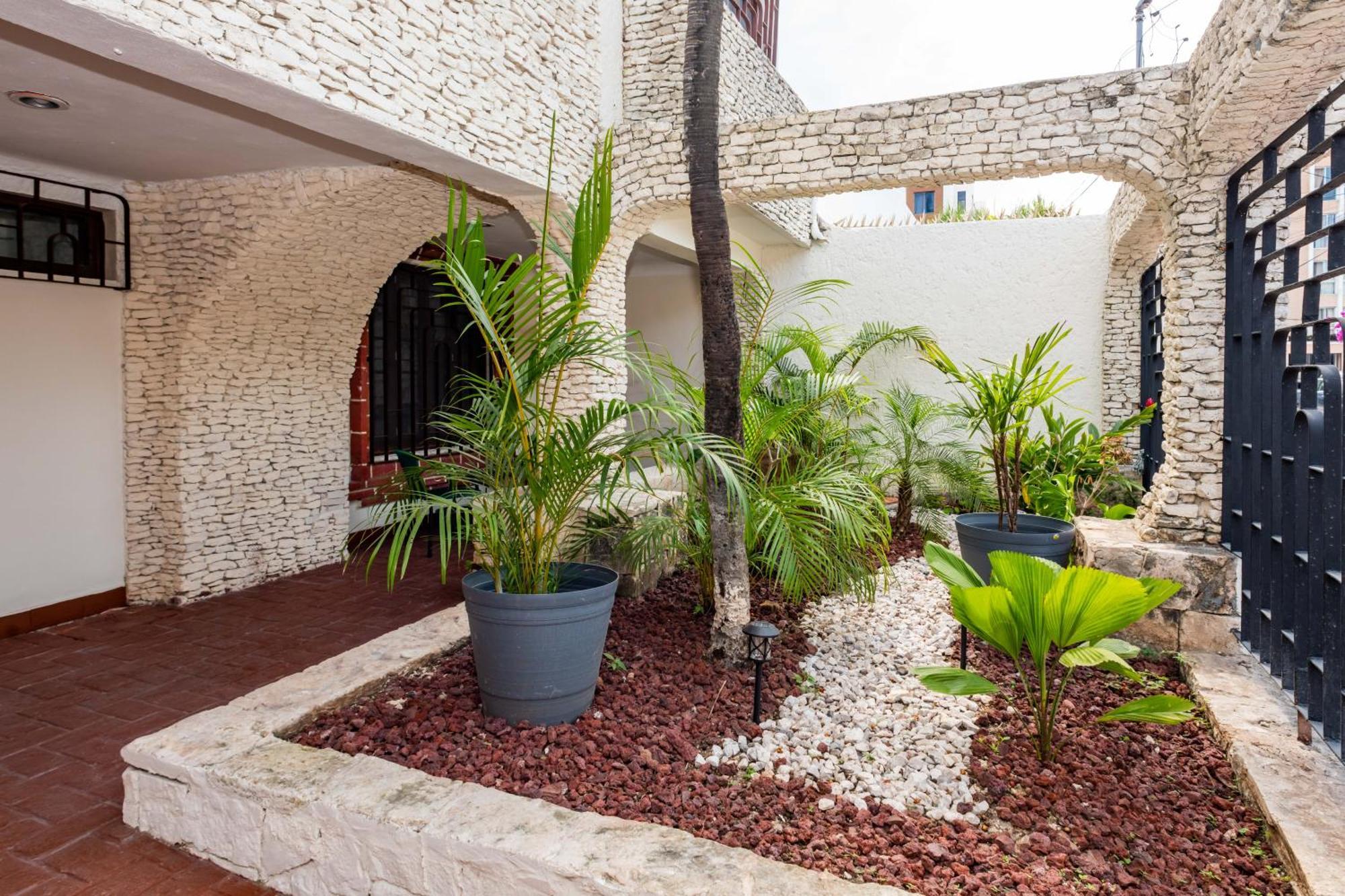 Vica Guest House Con Piscina En La Entrada De La Zona Hotelera Cancún Exterior foto